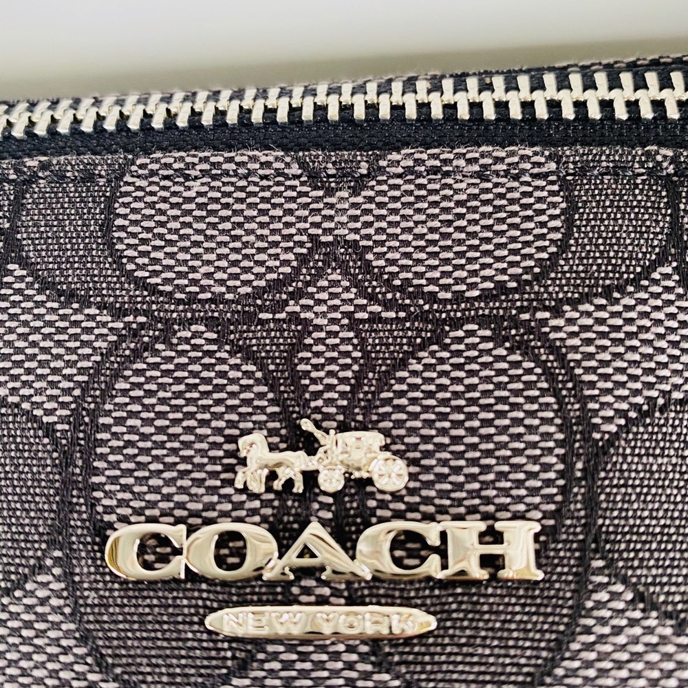 Coach Tote In Signature Jacquard Smoke/Black. - Picture 6 of 9